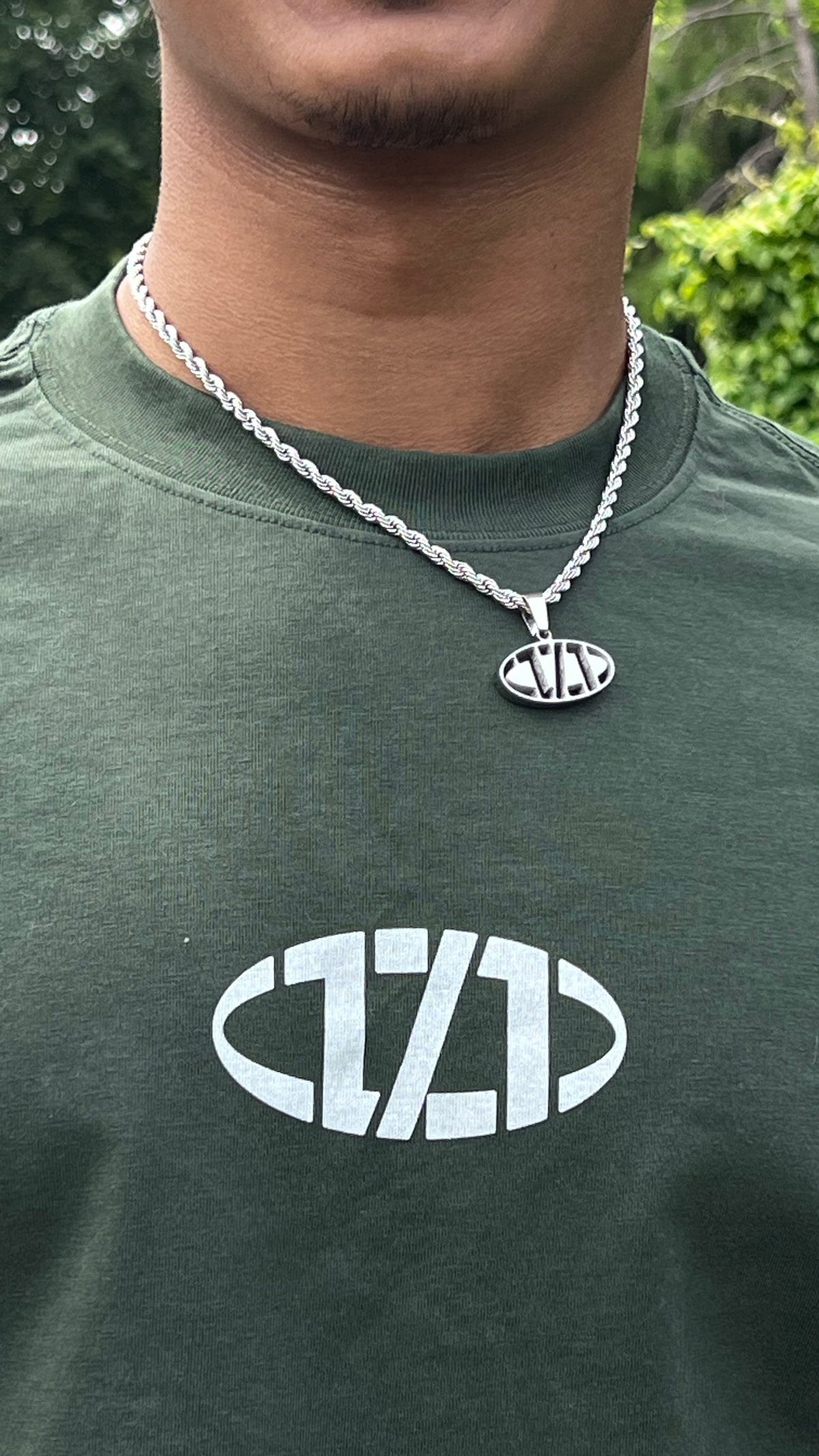 The OneofOne Members Chain