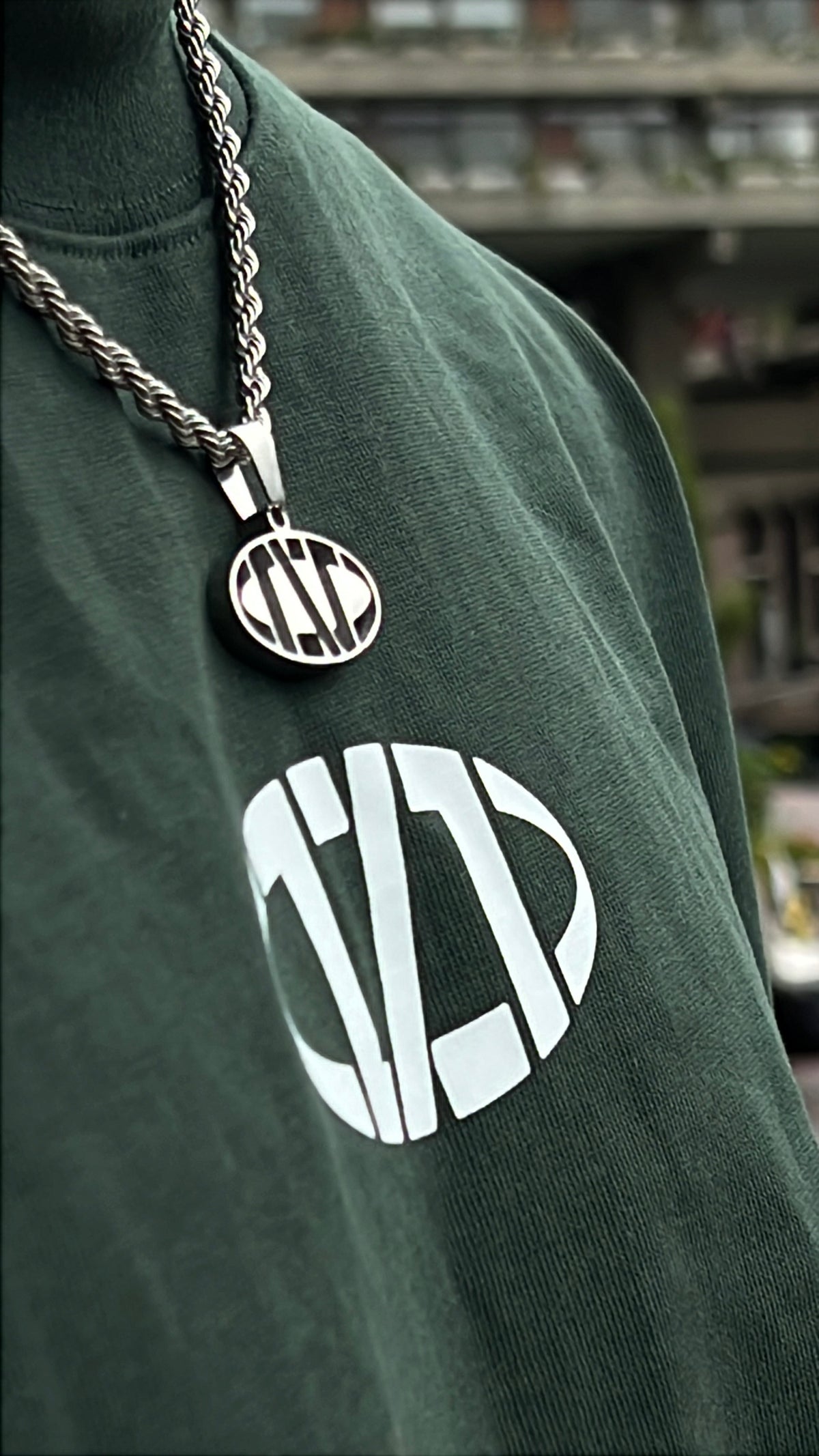 The OneofOne Members Chain